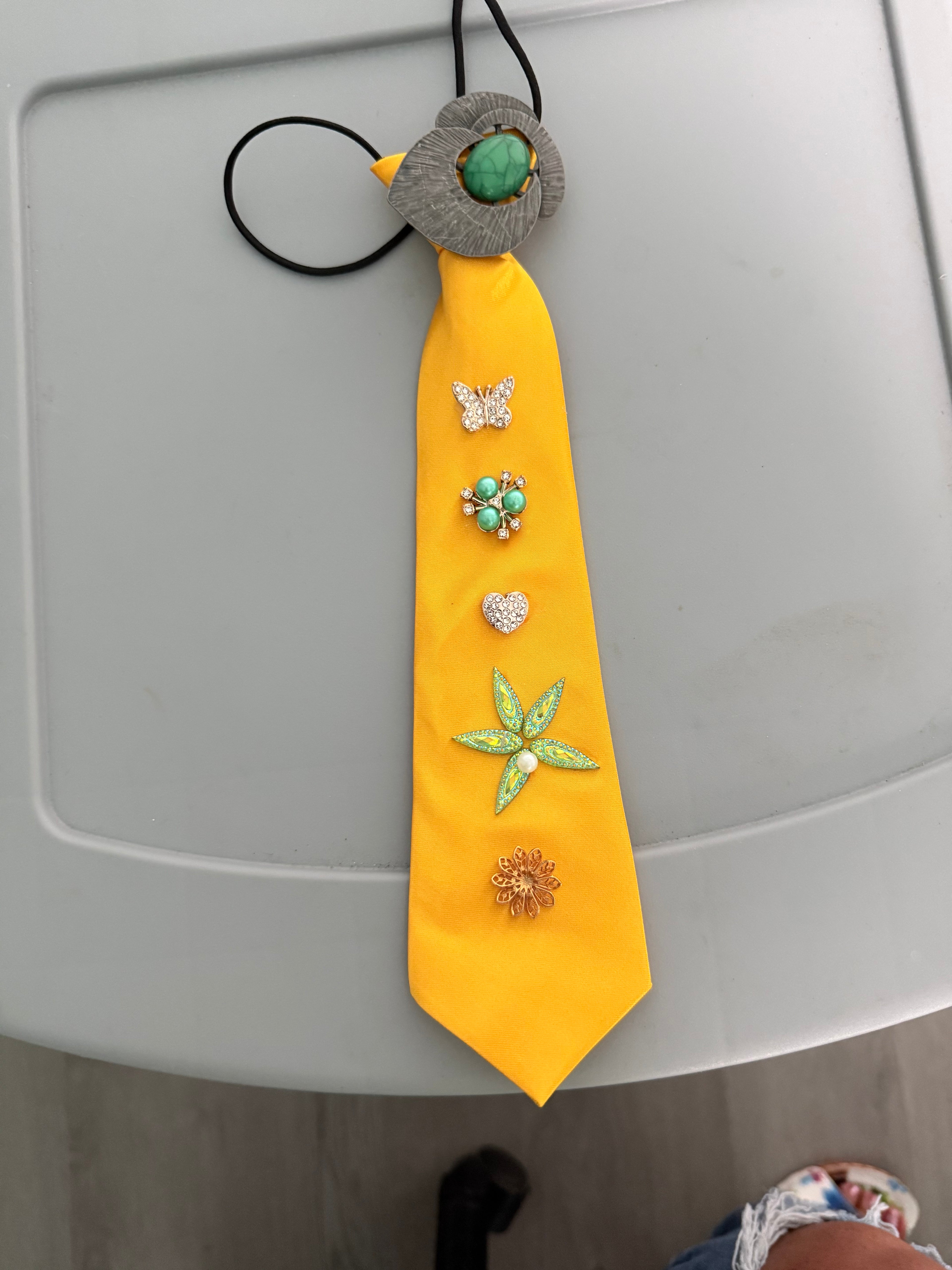 JUNK TIE